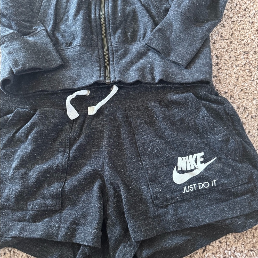 Nike Dark Heather Gray Zip-Up Hoodie and Shorts Set - Picture 2 of 6